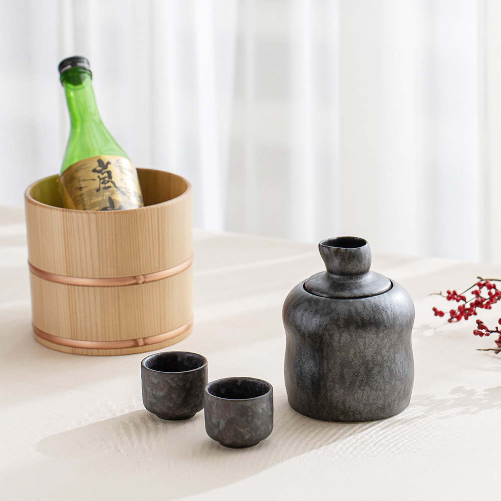 9折限定組合】黑陶溫酒&冷酒兩用清酒器組(1壺2杯) /金善窯- 東京食器